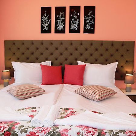 Sea Port Celebrity Apartment - Lets4Holiday Varna Dış mekan fotoğraf