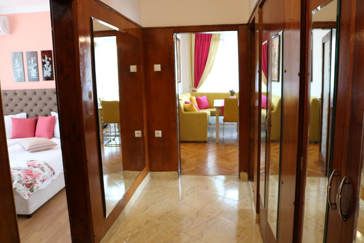 Sea Port Celebrity Apartment - Lets4Holiday Varna Dış mekan fotoğraf