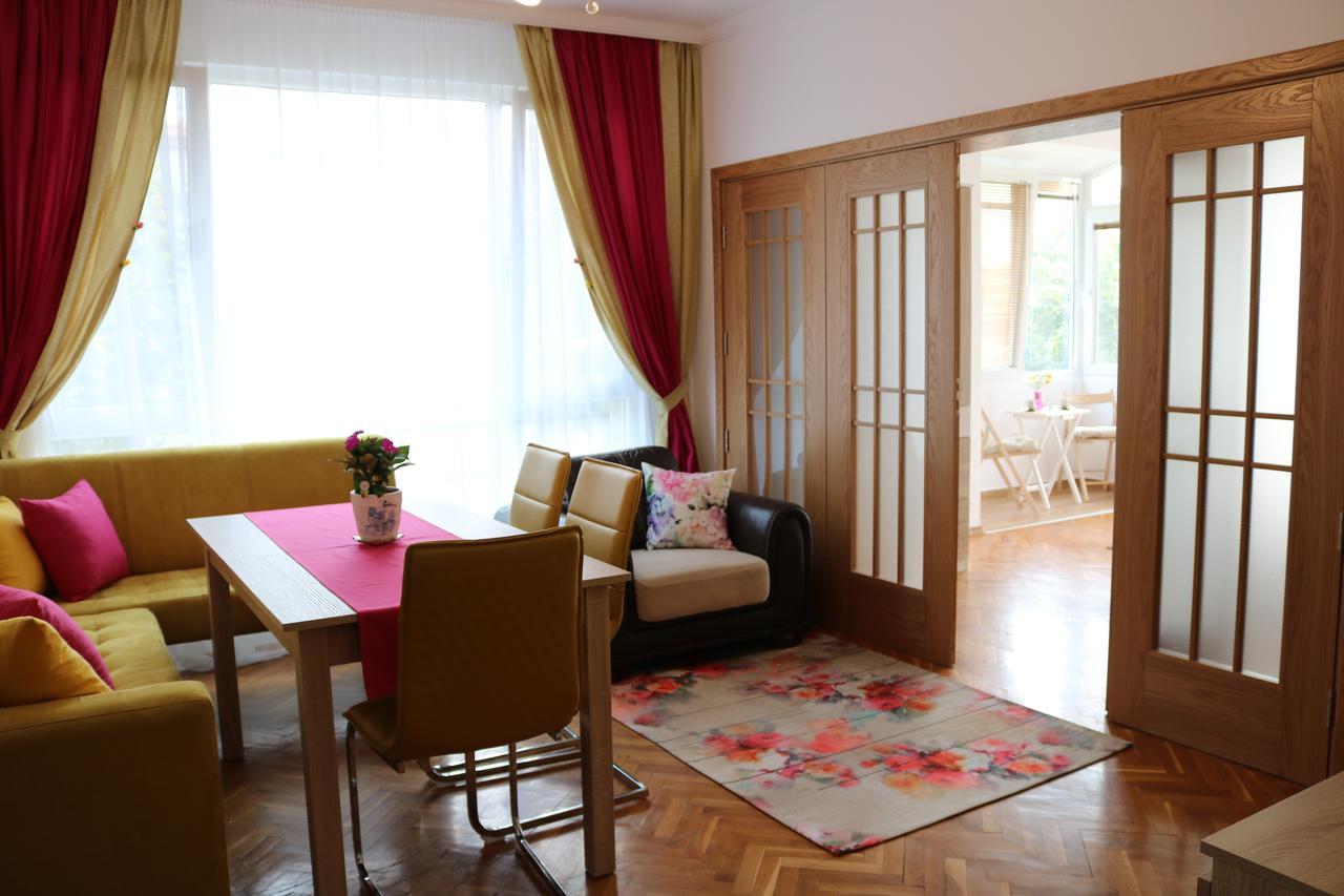 Sea Port Celebrity Apartment - Lets4Holiday Varna Dış mekan fotoğraf