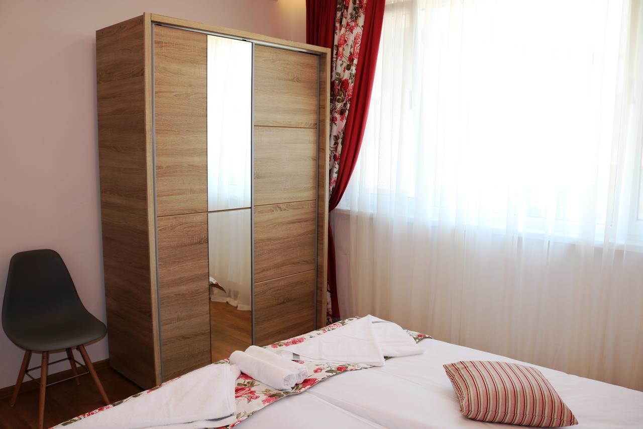 Sea Port Celebrity Apartment - Lets4Holiday Varna Dış mekan fotoğraf