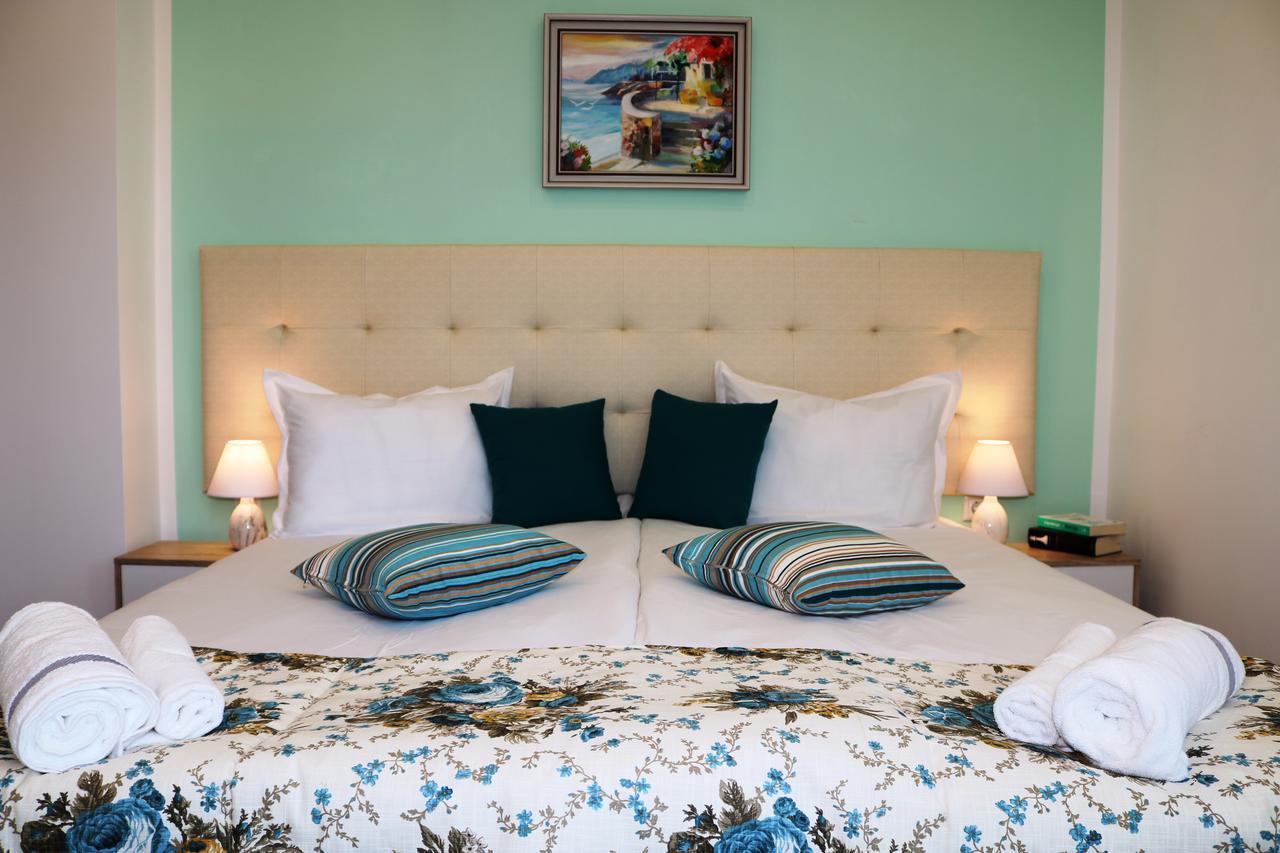 Sea Port Celebrity Apartment - Lets4Holiday Varna Dış mekan fotoğraf
