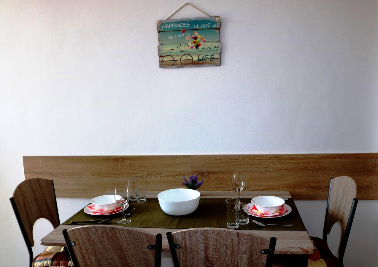 Sea Port Celebrity Apartment - Lets4Holiday Varna Dış mekan fotoğraf